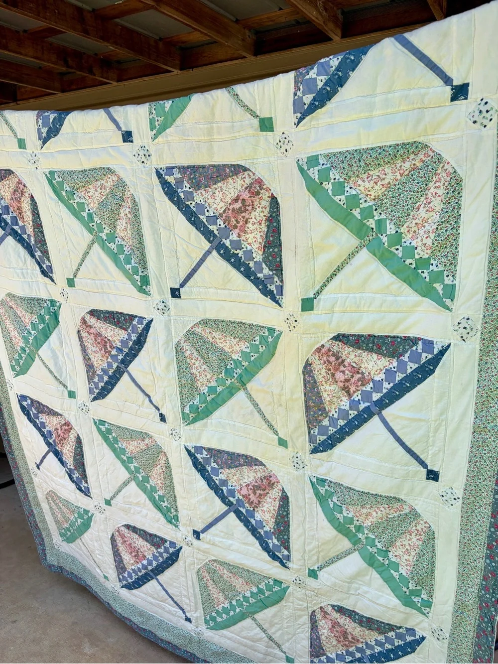 Vintage Handmade Umbrella Quilt 64X80 - Cottage Floral Patchwork Quilt